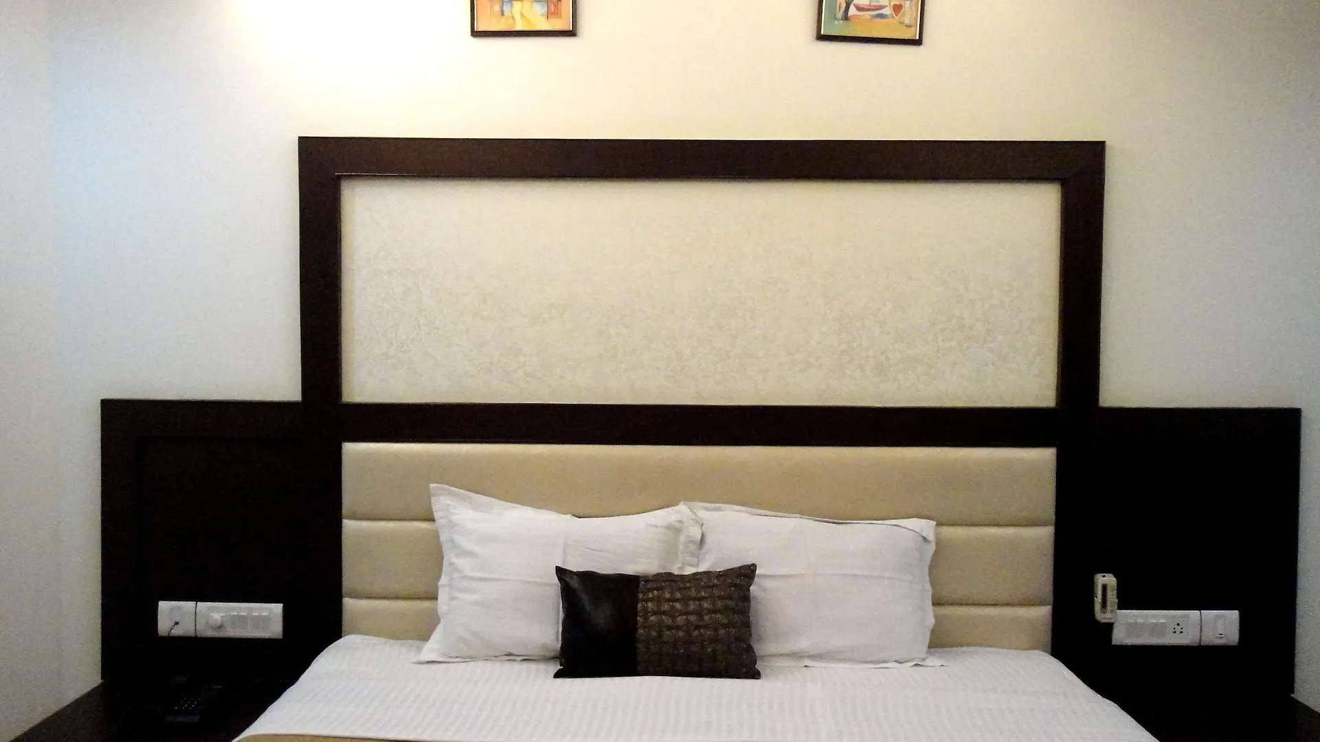 **  Hotel Orbit Chandīgarh Indie